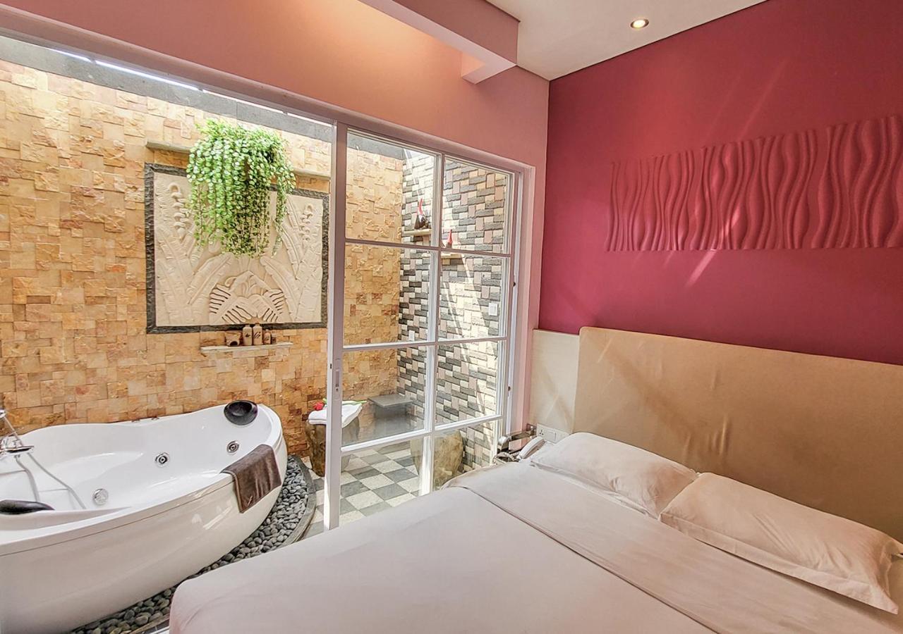Hotel Verse Lite Gajah Mada 2*